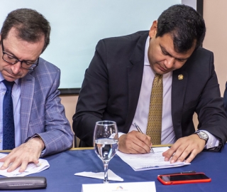 UTPL y Asamblea Nacional firman convenio de cooperación interinstitucional UTPL y Asamblea Nacional firman convenio de cooperación interinstitucional