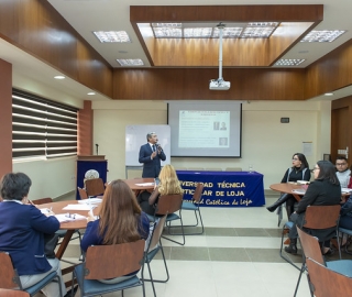 "Taller de Competencias Blandas" a cargo del coach Mgtr. José Antonio González y dirigido a los rectores y vicerrectores de los colegios de la ciudad de Loja. "Taller de Competencias Blandas" a cargo del coach Mgtr. José Antonio González y dirigido a los rectores y vicerrectores de los colegios de la ciudad de Loja.