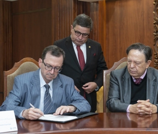 Posesión de Rector y Vicerrectora UTPL periodo 2020 - 2025 Posesión de Rector y Vicerrectora UTPL periodo 2020 - 2025