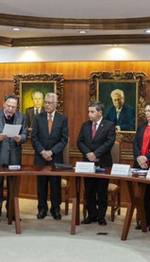 Posesión de Rector y Vicerrectora UTPL periodo 2020 - 2025 Posesión de Rector y Vicerrectora UTPL periodo 2020 - 2025