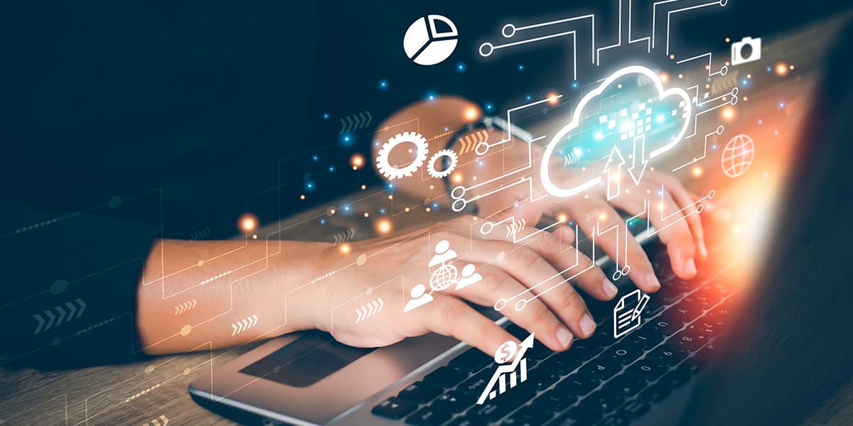 Educación y futuro digital en el Día Mundial de la Informática