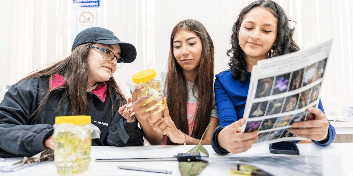 Biología, la carrera que estudia la vida para cuidar el futuro