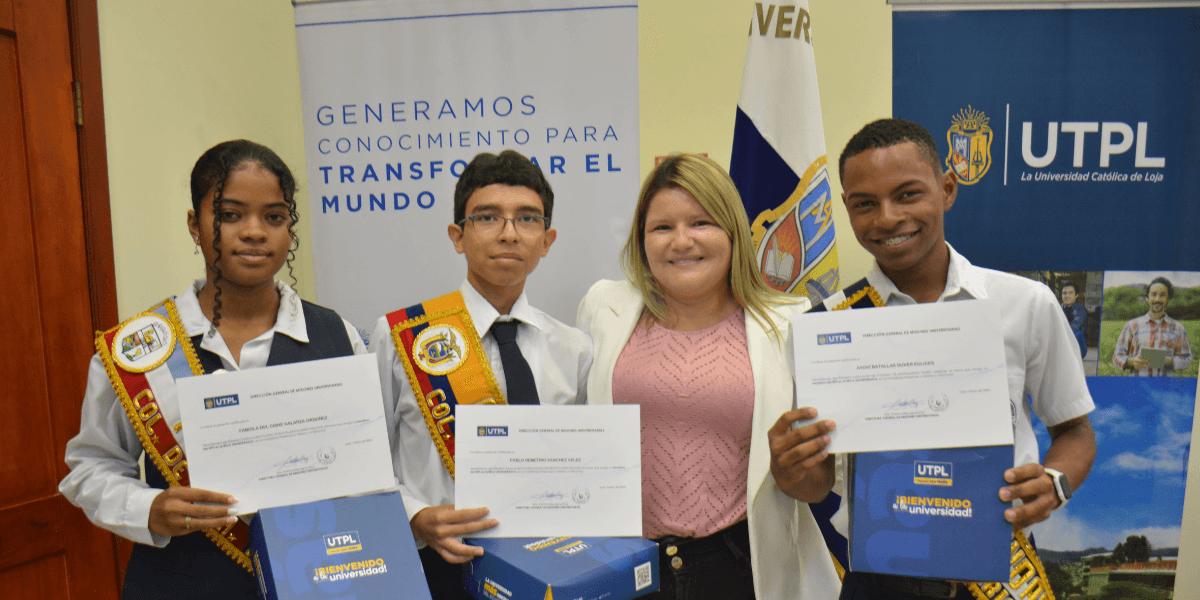Entrega de becas a estudiantes destacados impulsa la educación superior en El Oro