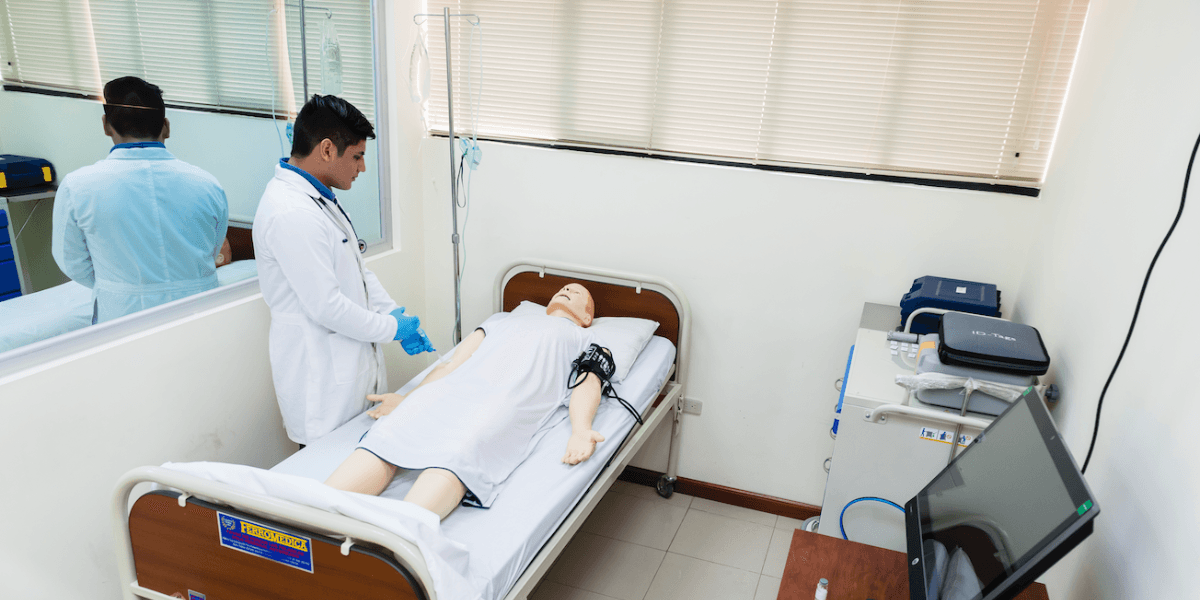 Laboratorios de alta tecnología fortalecen el futuro de la medicina en Ecuador