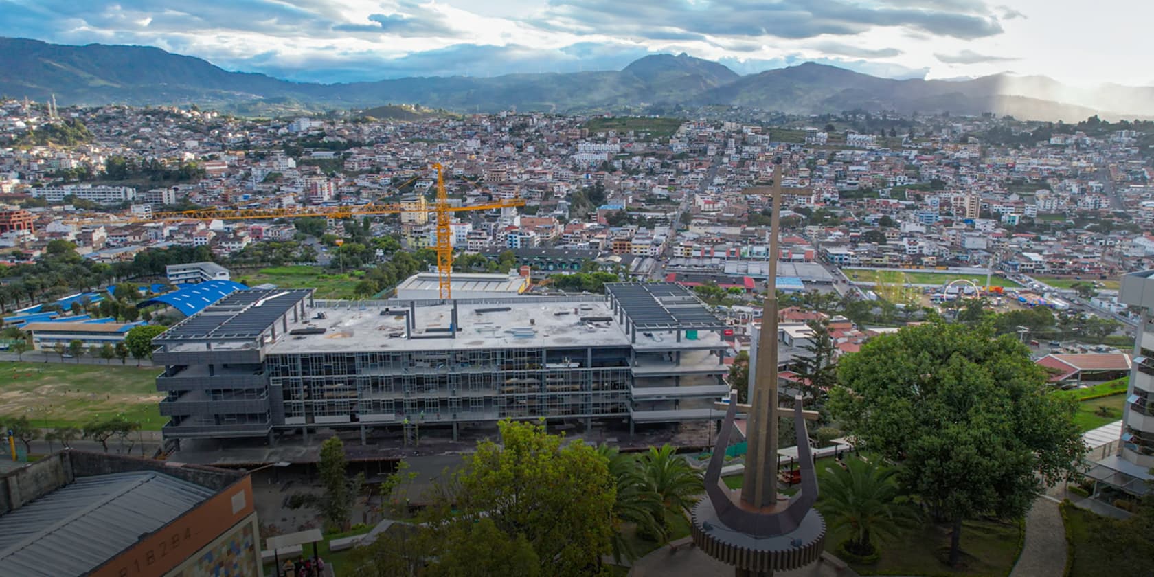 Conoce por qué estudiar una carrera en una institución con 53 años de experiencia en Loja