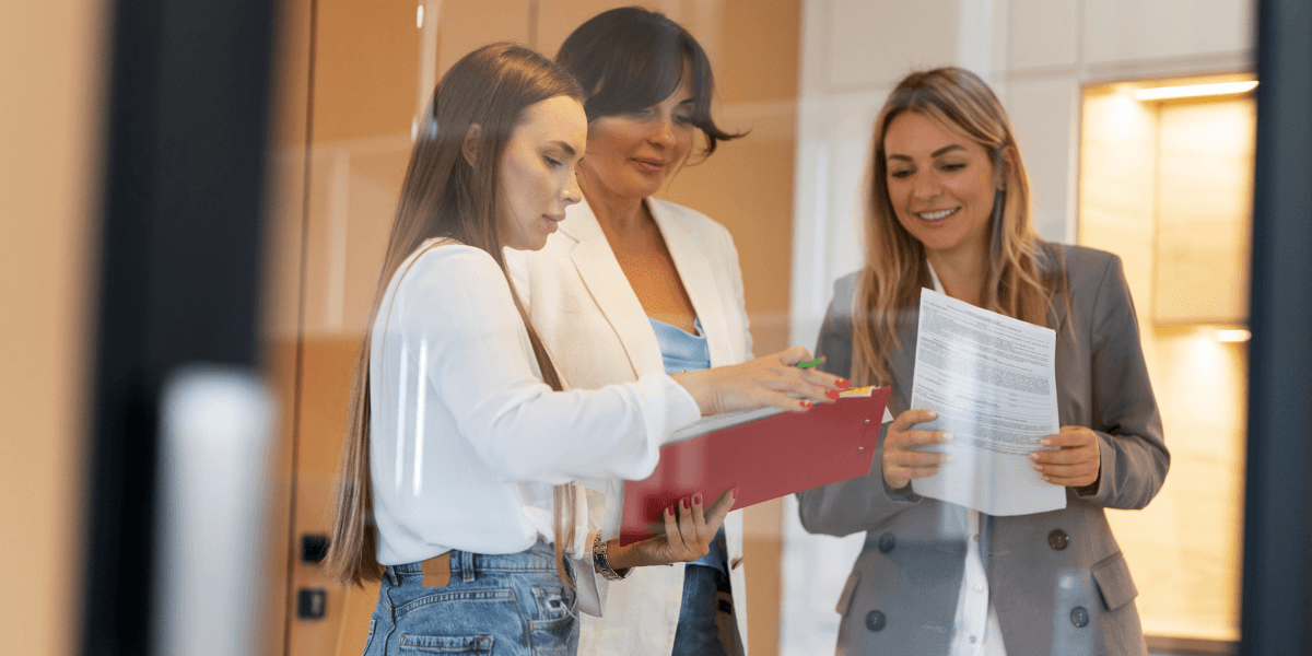 Construir comunidad ayuda a reinventarse tras un despido laboral
