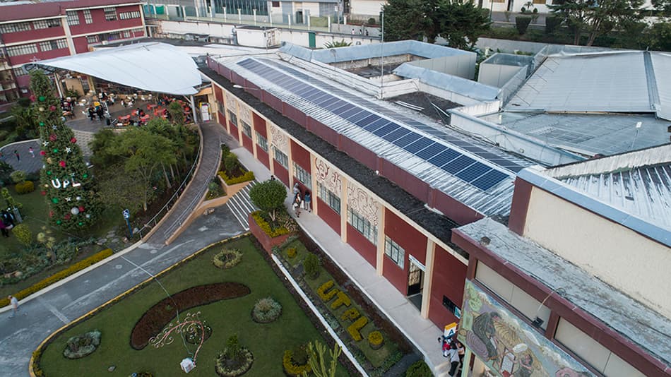 UTPL: pionera en autogenerar energía eléctrica en la Zona 7