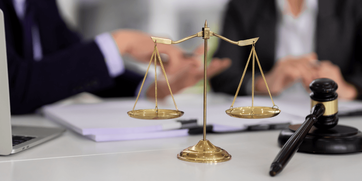 Consultorios jurídicos que fortalecen la educación práctica y el acceso a la justicia gratuita