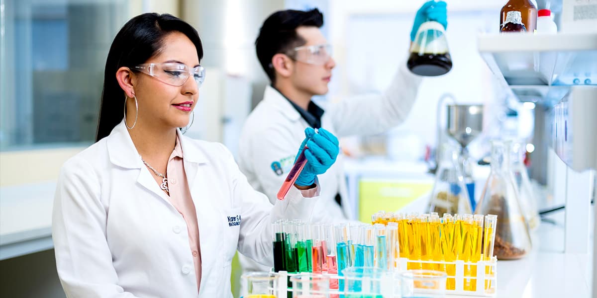 Educación farmacéutica y su aporte a la sociedad