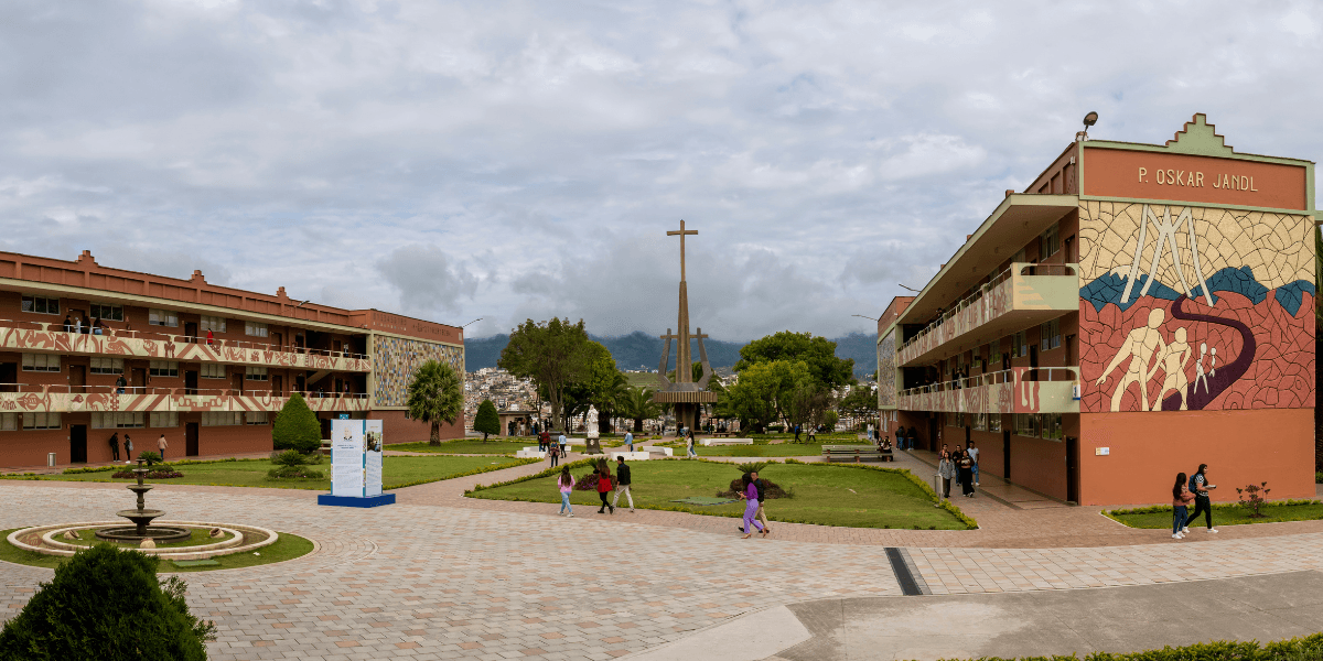 UTPL entre las mejores universidades sostenibles según ranking QS 2025