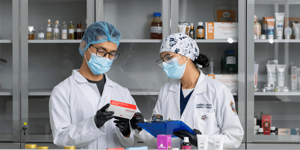 Lidera la atención en salud con formación de posgrados
