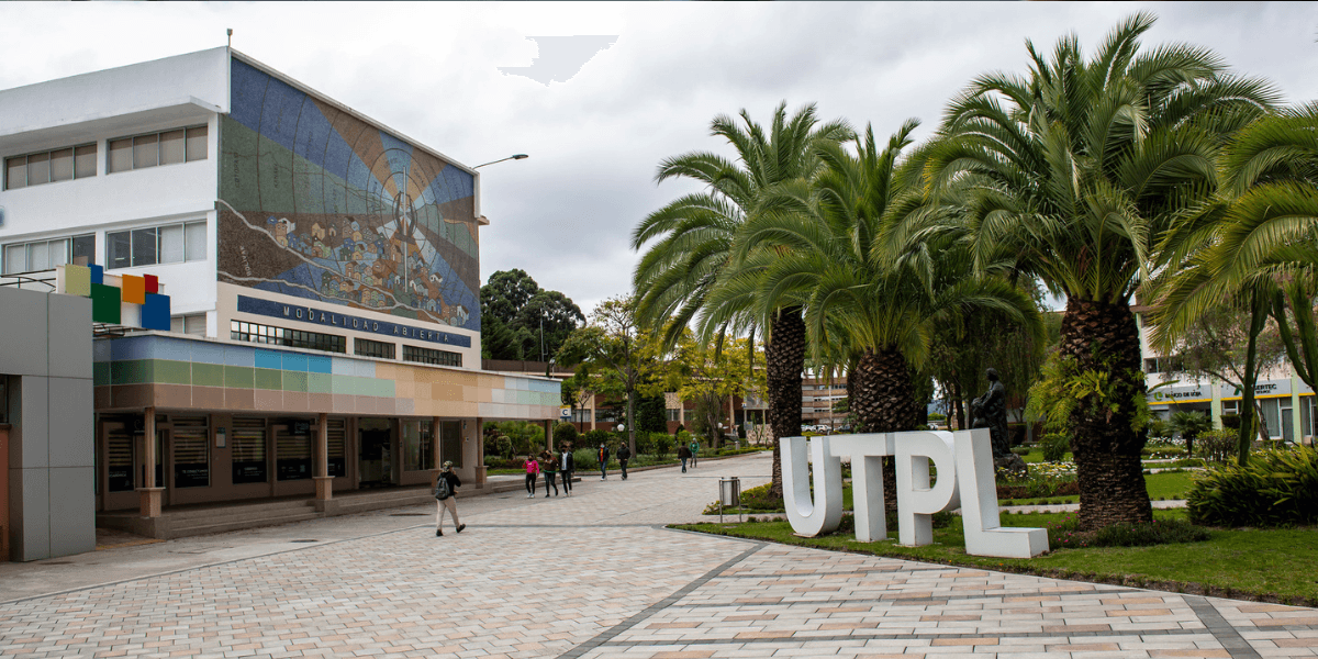 UTPL: 48 años en modalidad a distancia cumpliendo el sueño profesional de sus estudiantes