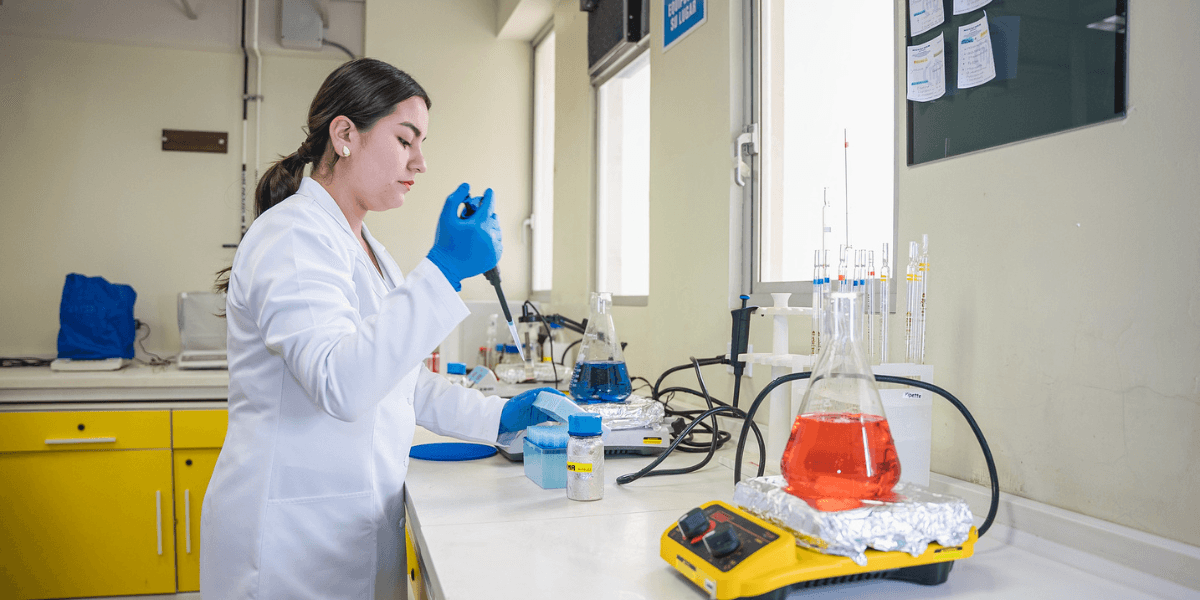 UTPL consolida liderazgo en Ecuador con reconocimiento en investigación interdisciplinaria