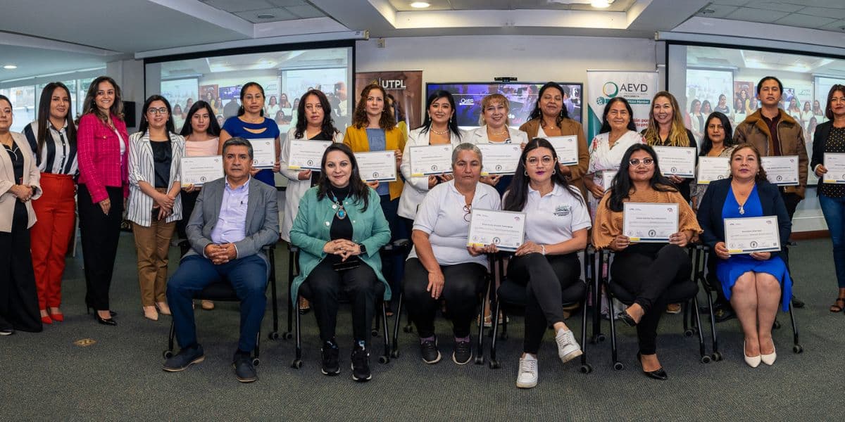 Proyecto de vinculación impulsa formación digital de mujeres emprendedoras