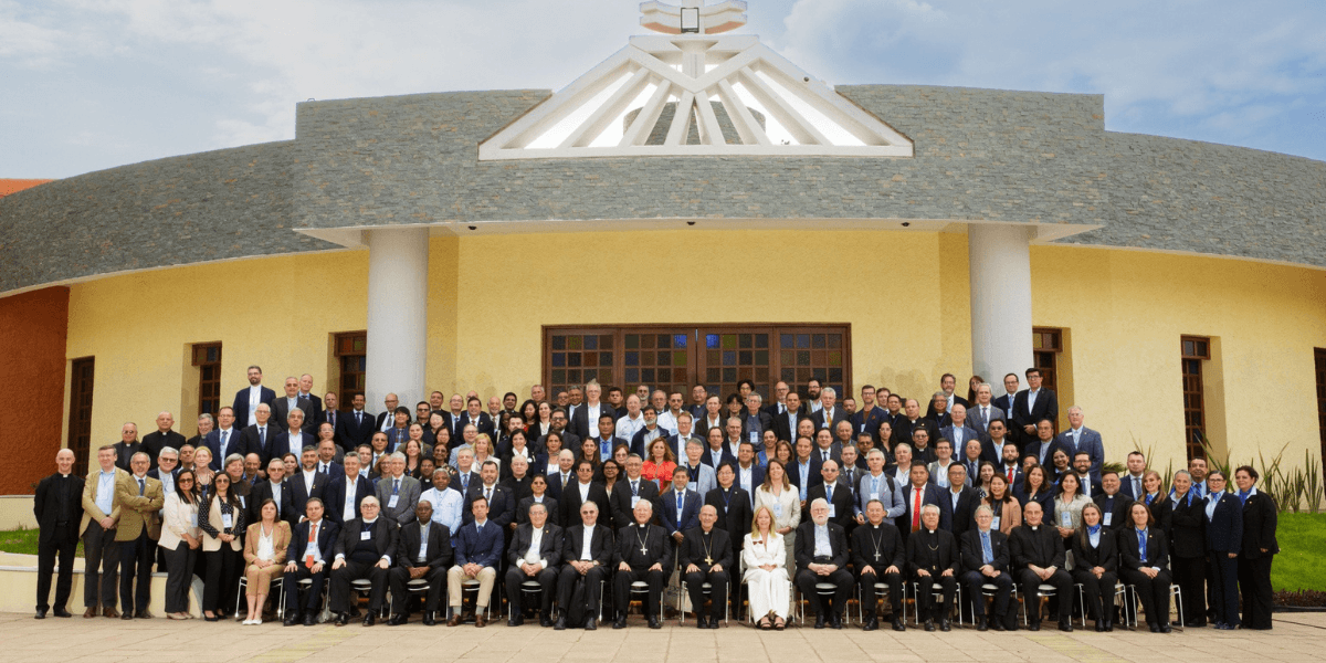 Rector Santiago Acosta acompaña elección del Padre Francisco Ramírez como nuevo presidente de la FIUC