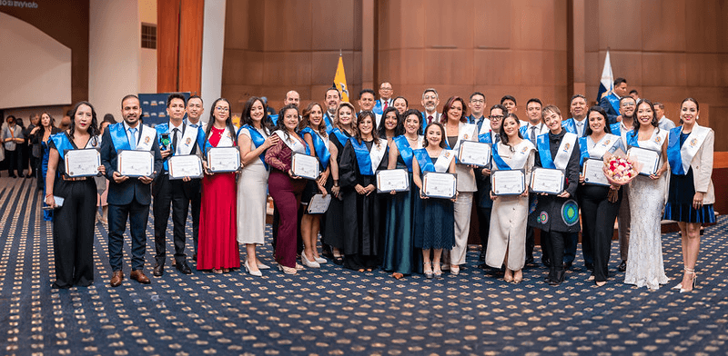 Primera cohorte de Magísteres en Comunicación e IA de la UTPL