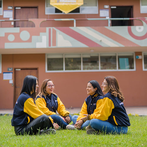 Alumnas UTPL