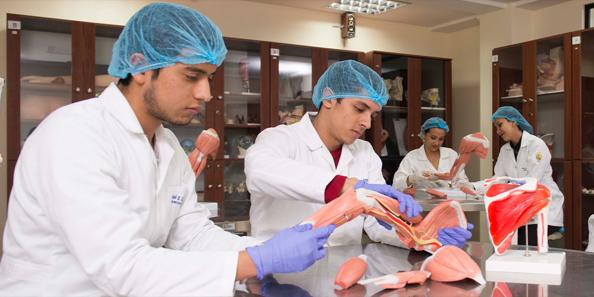 Los laboratorios especializados son un motor de innovación e investigación en la educación presencial