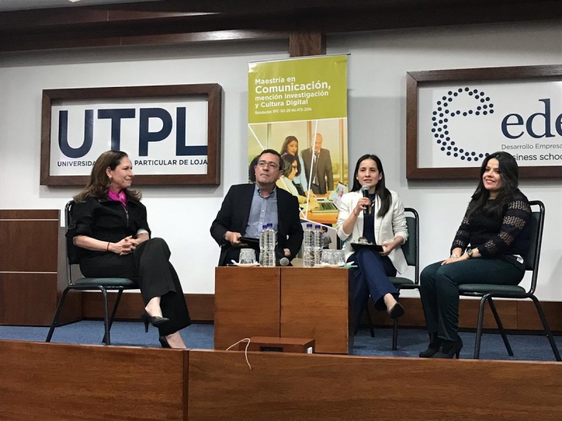 Ignacio Aguaded, Diana Rivera, Catalina Mier y Mónica Maruri debatiendo sobre la Educomunicación en la era digital