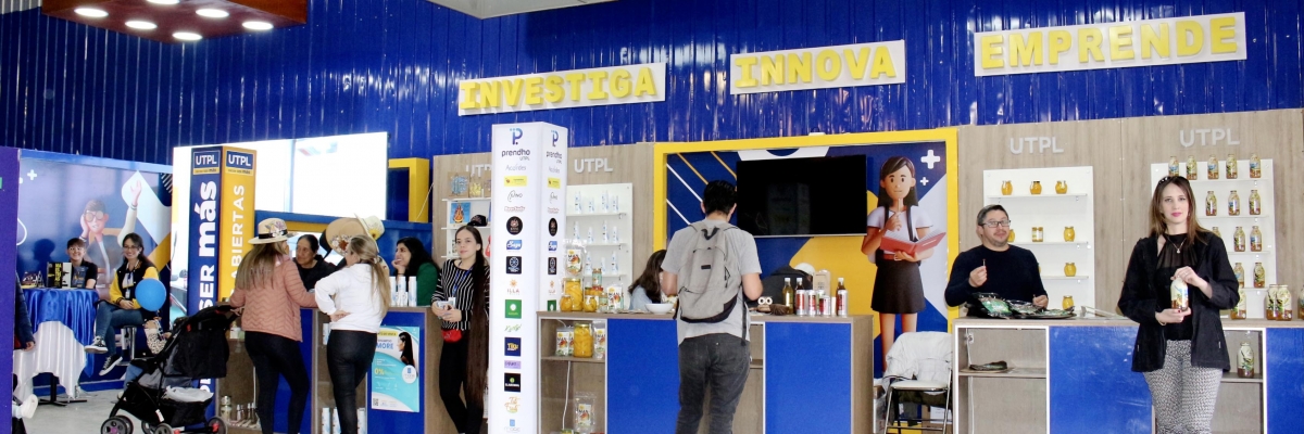 Emprendedores de Prendho UTPL destacan con productos y servicios innovadores en la Feria de Loja