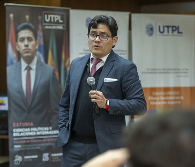 UTPL y Universidad Hemisferios firman convenio de cooperación