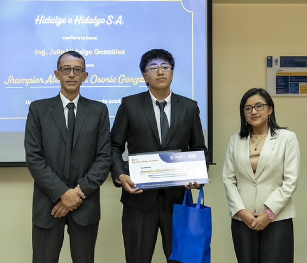 Entrega de becas Hidalgo e Hidalgo a estudiantes de la UTPL