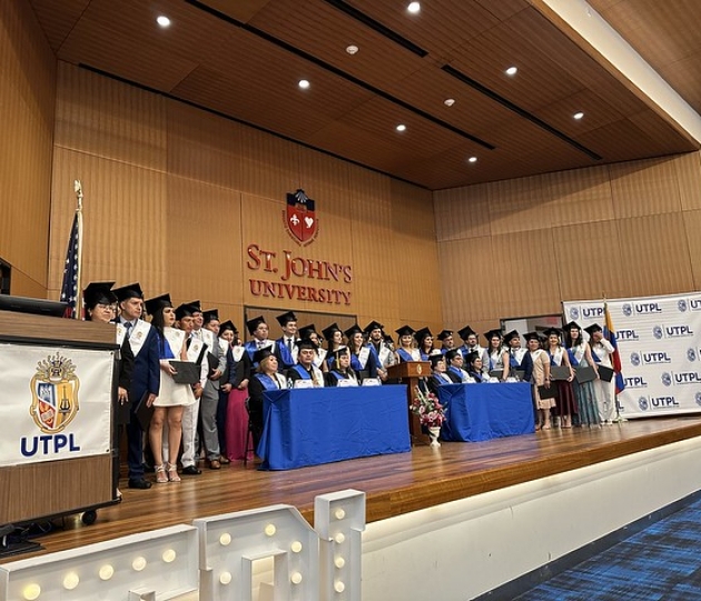 Ceremonia de incorporación de UTPL alumni en Nueva York