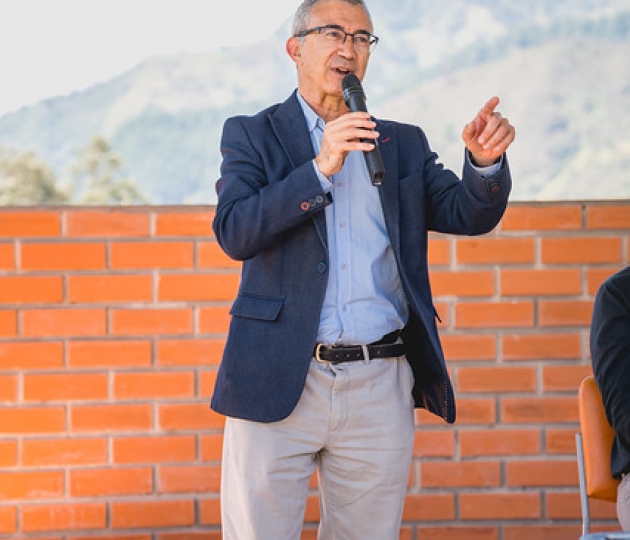 MAGAP entrega embriones bovinos y paquetes tecnológicos a UTPL MAGAP entrega embriones bovinos y paquetes tecnológicos a UTPL