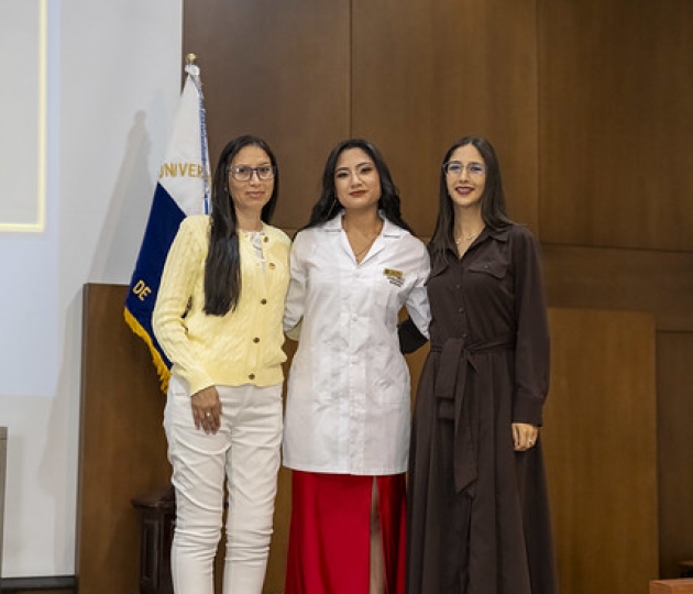 Imposición de mandiles a internos rotativos de la carrera de Nutrición y Dietética – Cohorte mayo 2025 / abril 2026 Imposición de mandiles a internos rotativos de la carrera de Nutrición y Dietética – Cohorte mayo 2025 / abril 2026