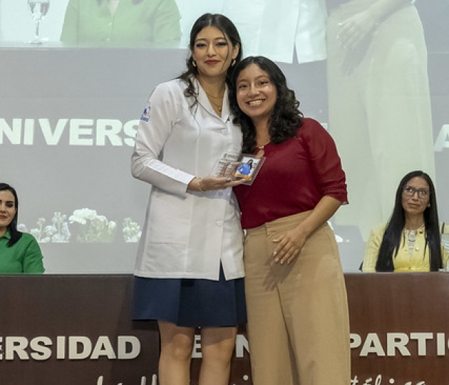 Imposición de mandiles a internos rotativos de la carrera de Nutrición y Dietética – Cohorte mayo 2025 / abril 2026