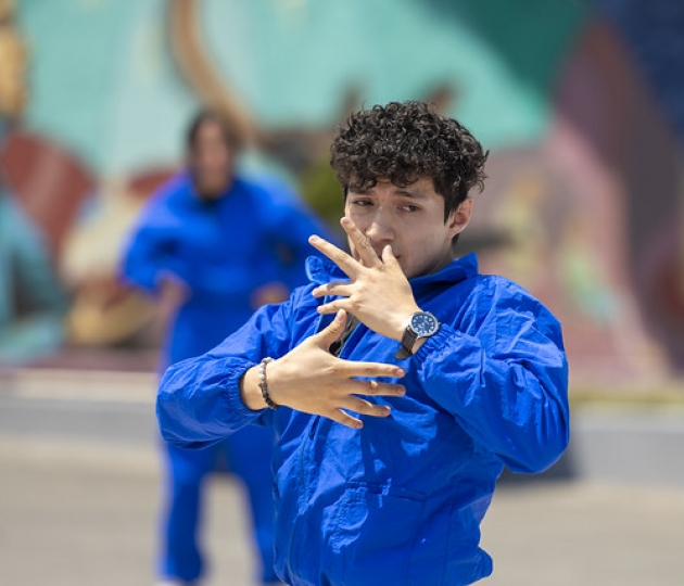 La UTPL participa en el Festival Internacional de Artes Vivas Loja con sus talentosos grupos de arte en la Plaza de la Cultura