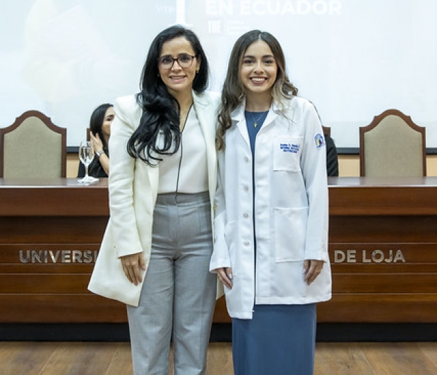 Imposición de mandiles a estudiantes de Nutrición y Dietética