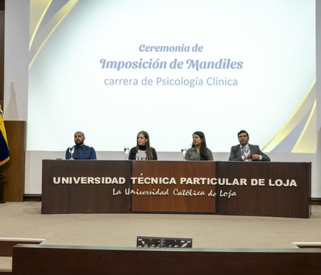 Ceremonia de imposición de mandiles a los estudiantes de 7mo ciclo de la carrera de Psicología Clínica