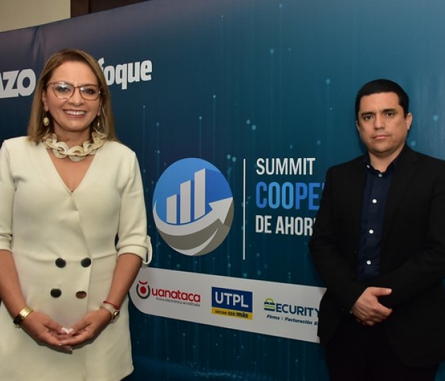 UTPL presente en el I Summit de Cooperativas de Ahorro y Crédito en Guayaquil