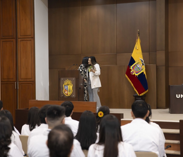 Imposición de Insignias – Carrera de Medicina