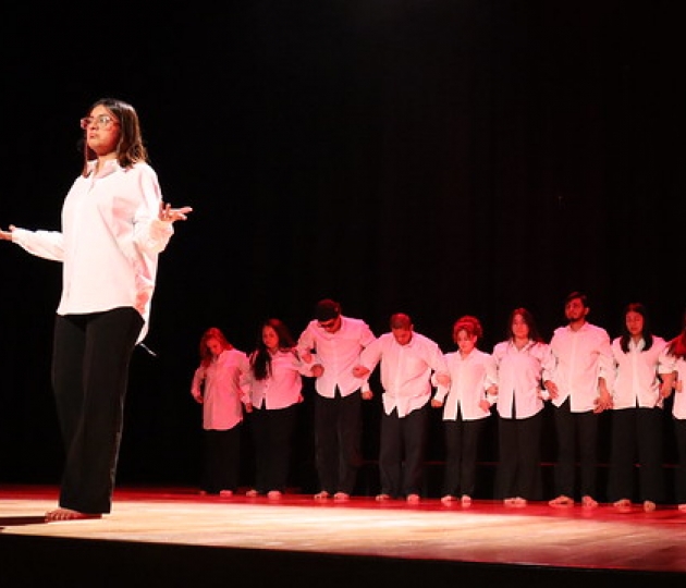 Carrera de Comunicación presentó la obra de teatro "Espejos"
