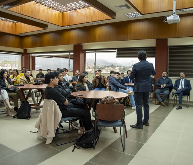 UTPL y Universidad Hemisferios firman convenio de cooperación