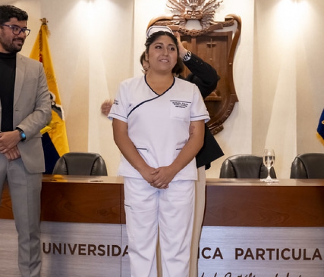 Imposición de Indumentaria a los estudiantes de Enfermería