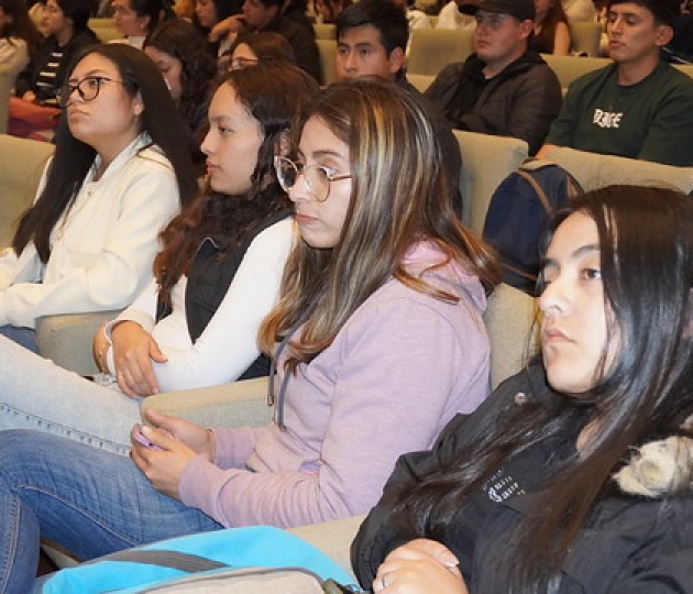 Diálogos Éticos "El uso irrazonable de los antibióticos: una mirada ética"