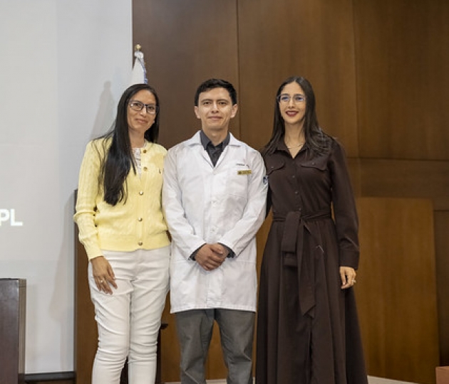 Imposición de mandiles a internos rotativos de la carrera de Nutrición y Dietética – Cohorte mayo 2025 / abril 2026