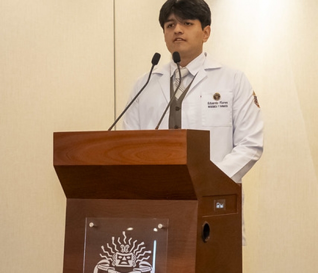 Imposición de mandiles | Carrera de Bioquímica y Farmacia