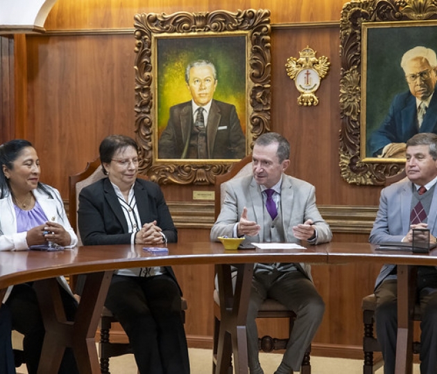 Posesión de nuevas autoridades académicas
