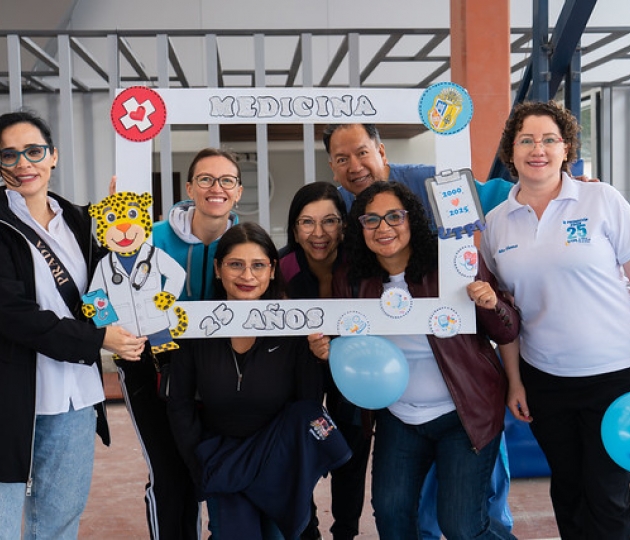 Desfile de Promociones y Ginkana – 25 Años de Medicina UTPL