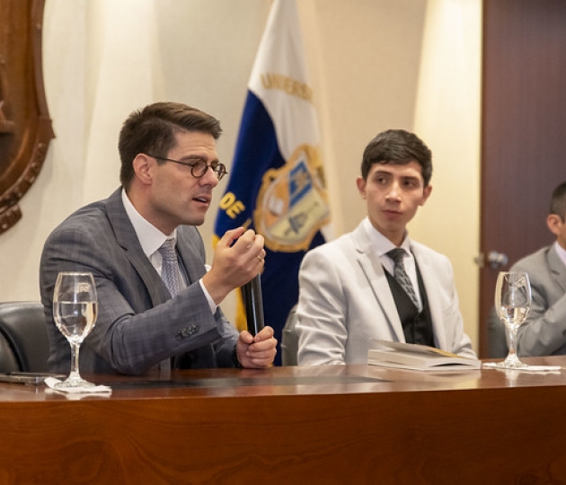 Presentación de obras jurídicas de Felipe Rodríguez Moreno en la UTPL