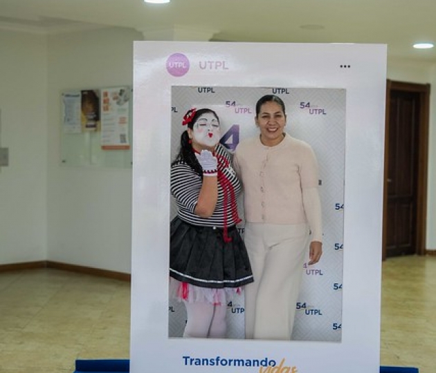 54 años UTPL