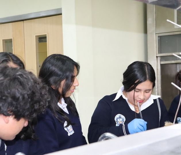 Talleres Académicos dirigidos a estudiantes de bachillerato de Loja Talleres Académicos dirigidos a estudiantes de bachillerato de Loja