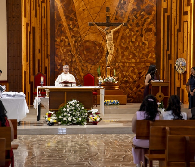 Imposición de Insignias – Carrera de Medicina