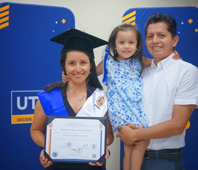 Nuevos profesionales de Galápagos recibieron su título
