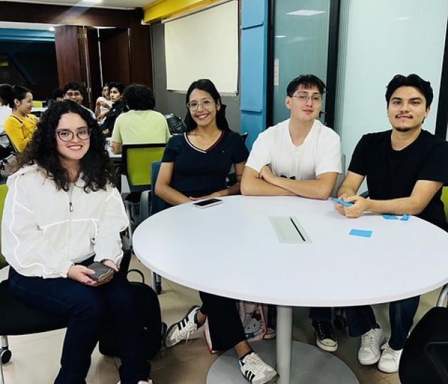 Estudiantes mentores Capacitación