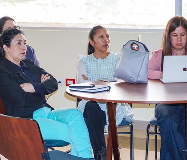 Integración del Aprendizaje Basado en Retos y Design Thinking en contabilidad: desarrollo de competencias prácticas y organización financiera ética en emprendimientos